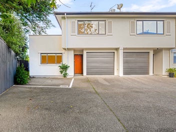 Last chance to view! MUST SELL!!
