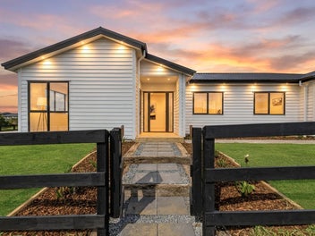 Brand New Home 609m² (approx) Freehold Section