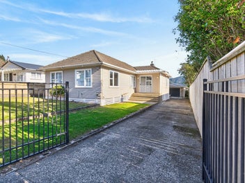 Sunny Family Living with Great Indoor-Outdoor Flow