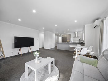 Modern, Freehold & Will Be Sold -Exceptional Value