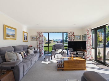 Over-60s Ease with Mt Somers Views