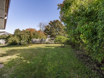 Charming Home with Spacious Section