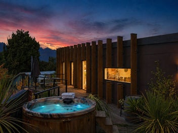 A Bespoke Aspen Grove Retreat Above the Ordinary