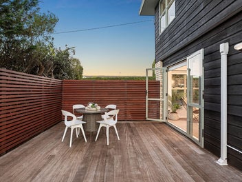 DOUBLE WESTLAKE ZONE, FREEHOLD & RENOVATED!