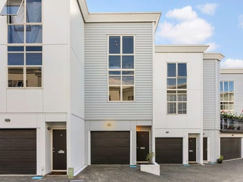 Sun, space, Ponsonby doorstep