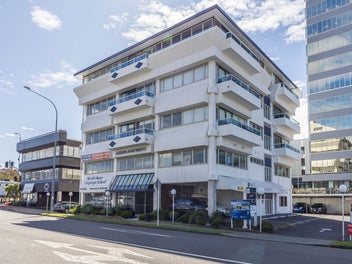 Rare Do-up Opportunity in Takapuna!