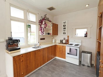 Central CBD Opportunity!