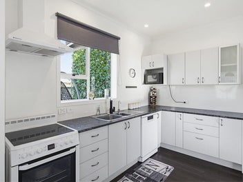 Stylish and Ready in Great Location