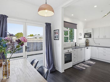 Stylish and Ready in Great Location