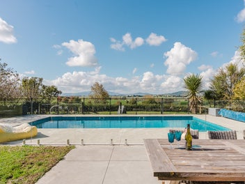 Modern Lifestyle Paradise with Incredible Views