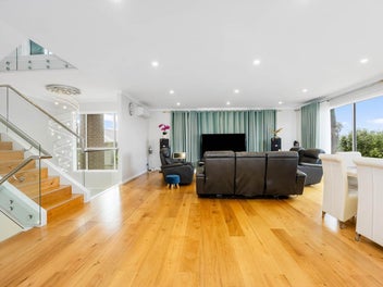 Picturesque Views – Super-Sized 373 sqm Floor Area