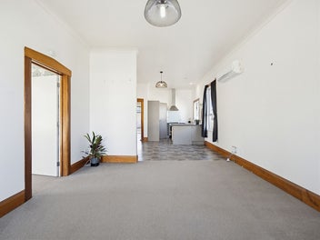 Double Glazed, Character Gem on Haerehuka Street!