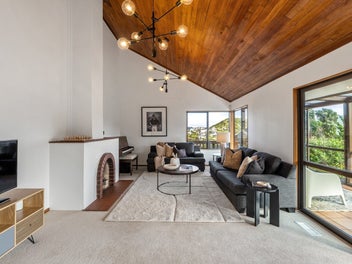 Sun, Space & Privacy in Khandallah