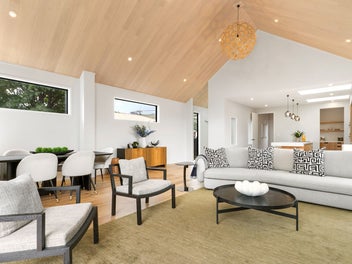 Redcliffs Coastal Stunner, Brand New, Sun-Soaked