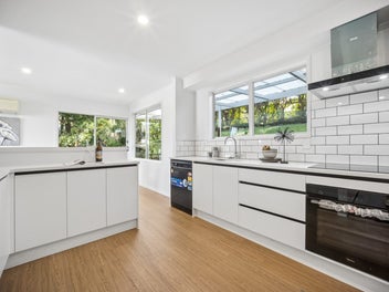 Freehold, Free Standing & Renovated