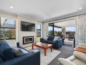 Seamless Living with a Dedicated Home Office