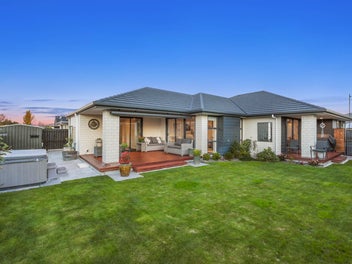 Stunning Home, North Island Beckons