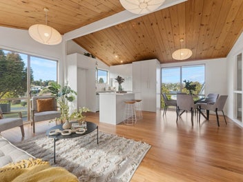 Beautifully Renovated With Bonus Studio