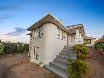 3 Bed + 3 Utility Rooms Centrally Located