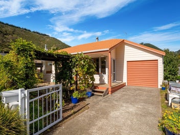 Easy Living on the City Fringe