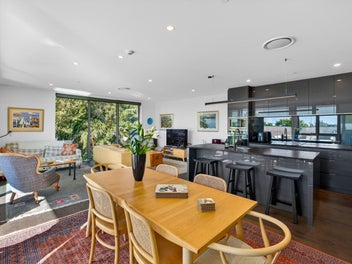 Luxury, Light, and Location at Malthouse Lane