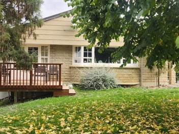 Lifestyle Living Just Minutes from Alexandra