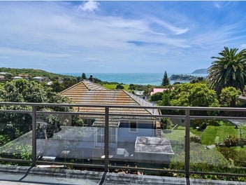 Coastal living | Space, sun and sea views