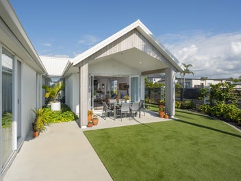 Refined Coastal Living