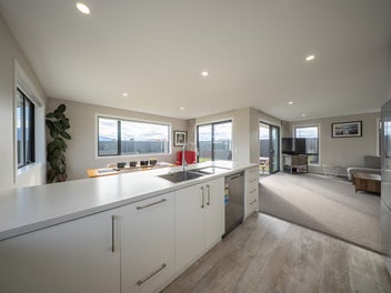 Modern Living in Quiet Cul-de-Sac