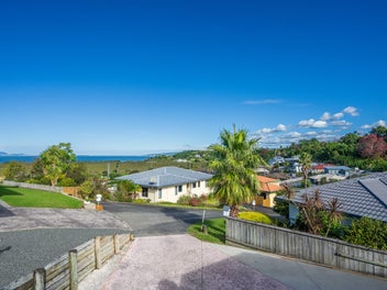 3 Bed, 2 Bath + Bonus Rooms Downstairs