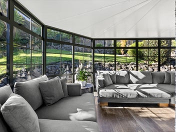 Immaculate Home. Easy, Modern Living
