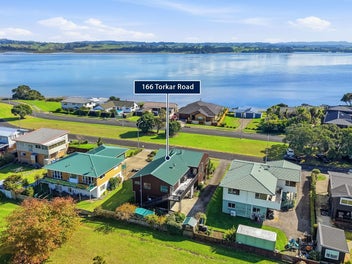 Golf Frontage-Magical Sea Views 5+ Bedroom