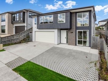 Mission Heights Zoned + 2 Legal Kitchens