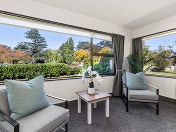 Modernised Brick Unit With Park Views