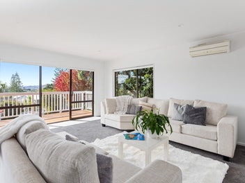 FULLY RENOVATED FAMILY LIVING: SPACE TO GROW