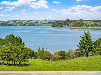 Waterfront lifestyle - two homes