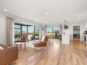Modern Living on Gateway Drive