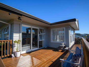 Room for Kids, Toys & More – Spacious 3 Bed Home
