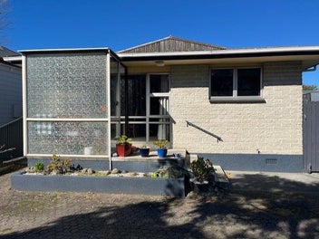 Image 1 of 20