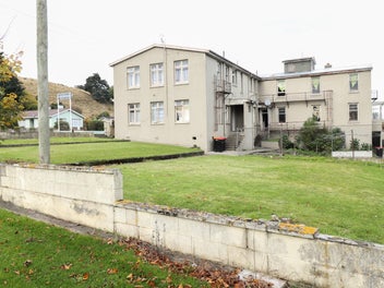 Image 1 of 7