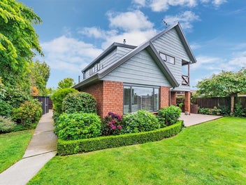 Spacious Family Home!!