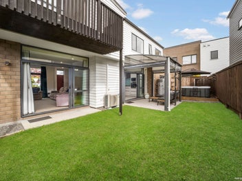 Space, Flow & Freestanding Comfort