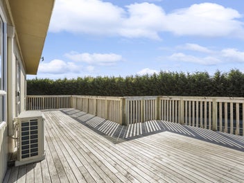 Country Living Near Lake Karapiro
