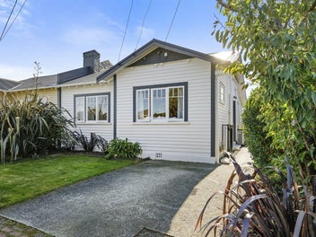 Charming Renovated Villa in Alicetown!