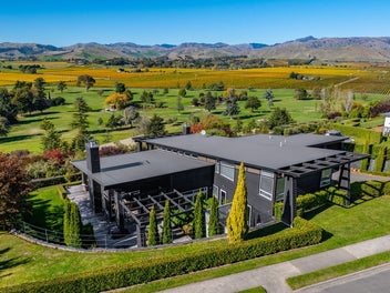 Trophy home- Marlborough Ridge