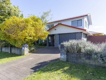 3 Car Garaging, Brick & Close To Town