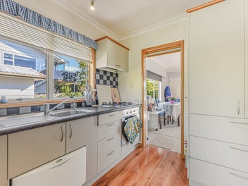 Sunlight, Scope & Smart Buying in Stoke