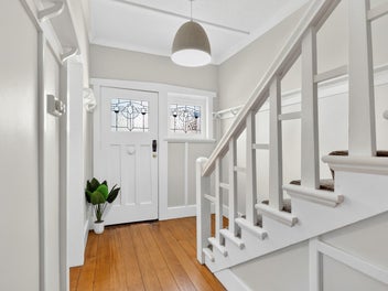 Dress-circle privacy and tranquility