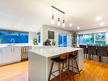 Sun, Space & Views! AUCTION