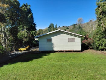 Space and potential just minutes from town